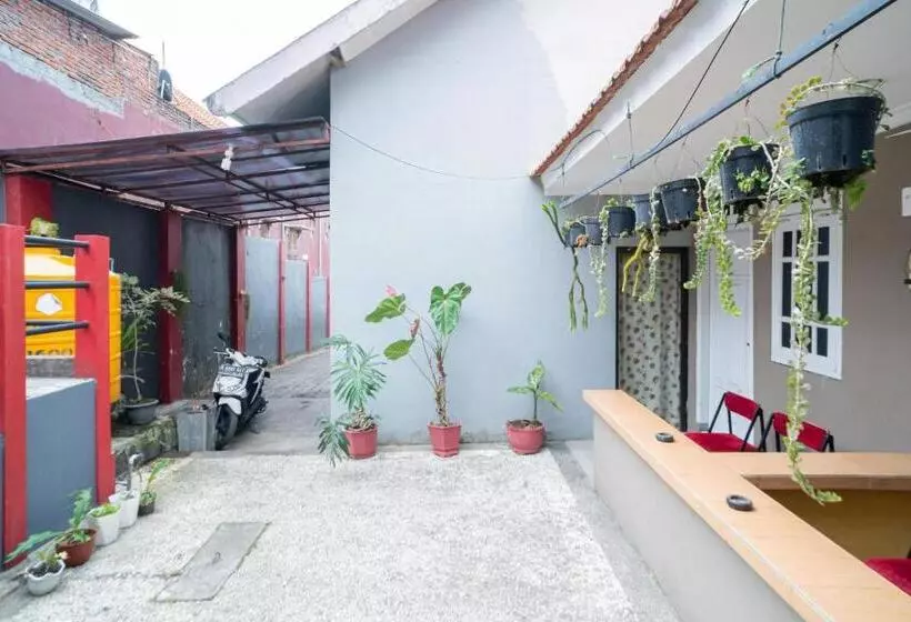 Hotelli Reddoorz At Oro Oro Ombo Batu