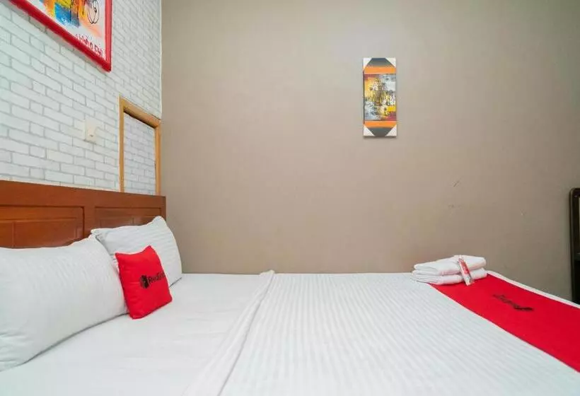 Hotelli Reddoorz At Oro Oro Ombo Batu