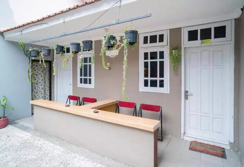 Hotelli Reddoorz At Oro Oro Ombo Batu