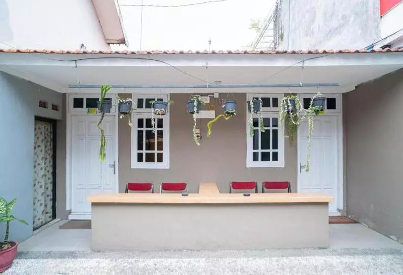 Hotelli Reddoorz At Oro Oro Ombo Batu