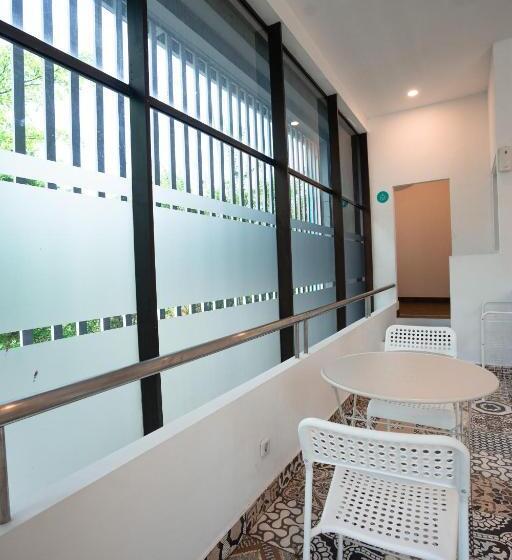 Otel Bobopod Slamet Riyadi, Solo