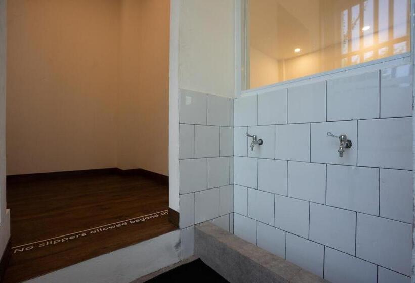 Otel Bobopod Slamet Riyadi, Solo