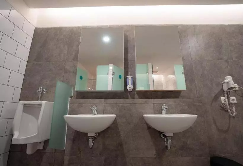 Hotelli Bobopod Slamet Riyadi, Solo