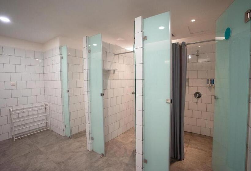 Otel Bobopod Slamet Riyadi, Solo