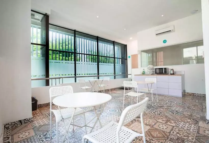 Hotelli Bobopod Slamet Riyadi, Solo