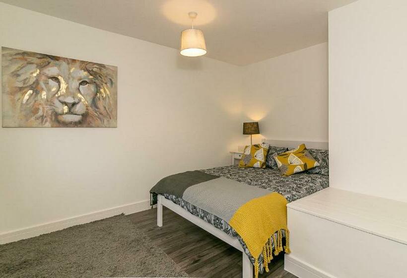 فندق Denby Lodge