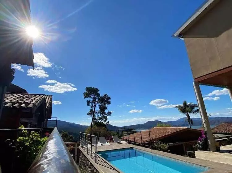 هتل Cabañas Treje