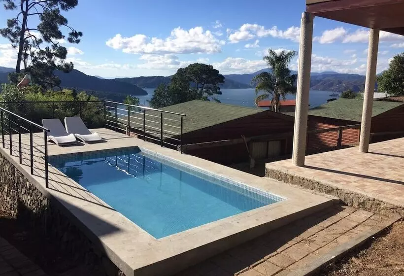 هتل Cabañas Treje