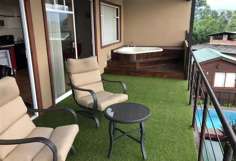 هتل Cabañas Treje