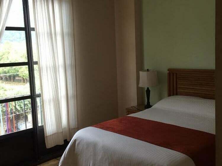 בית מלון כפרי Amador