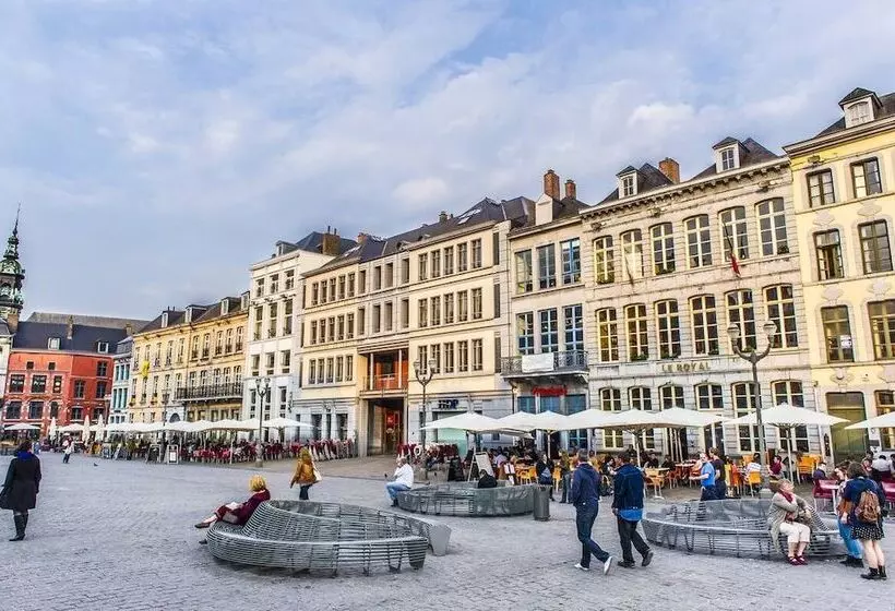 ホテル Chambres D Hôte  L écureuil  Proche De Mons, Pairi Daiza, à Côté De Spark Oh