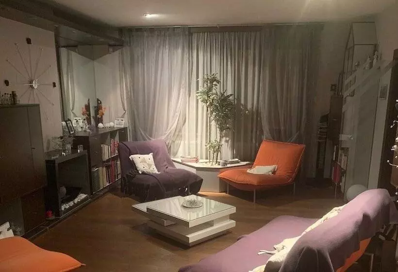 ホテル Chambres D Hôte  L écureuil  Proche De Mons, Pairi Daiza, à Côté De Spark Oh
