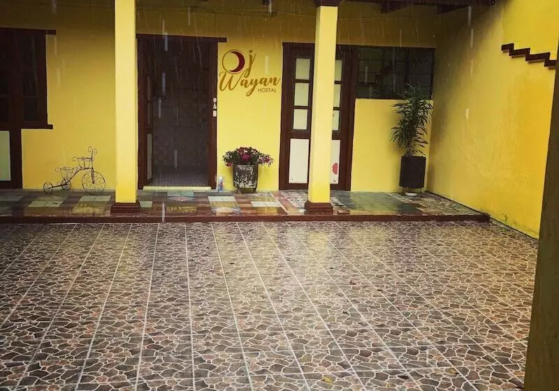 ホテル Oj Wayan Hostal