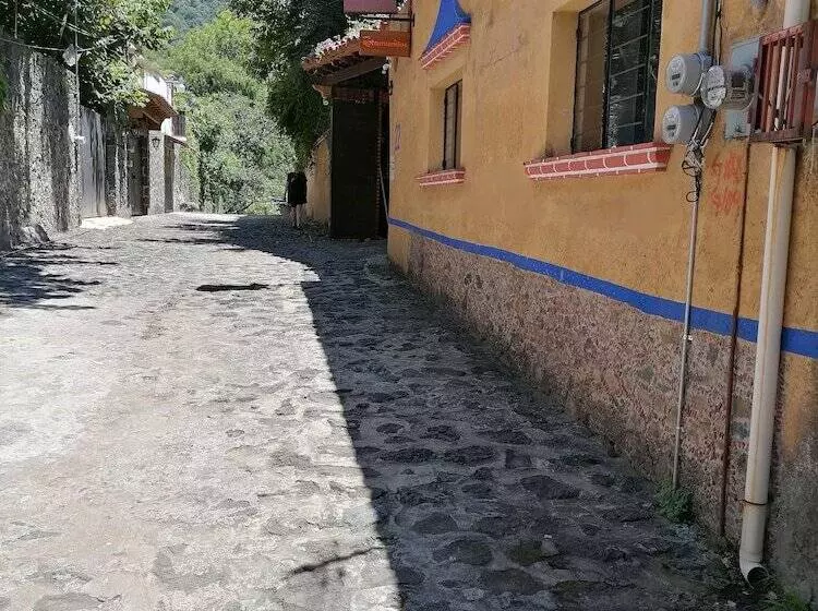 هتل Posada Bugambilias