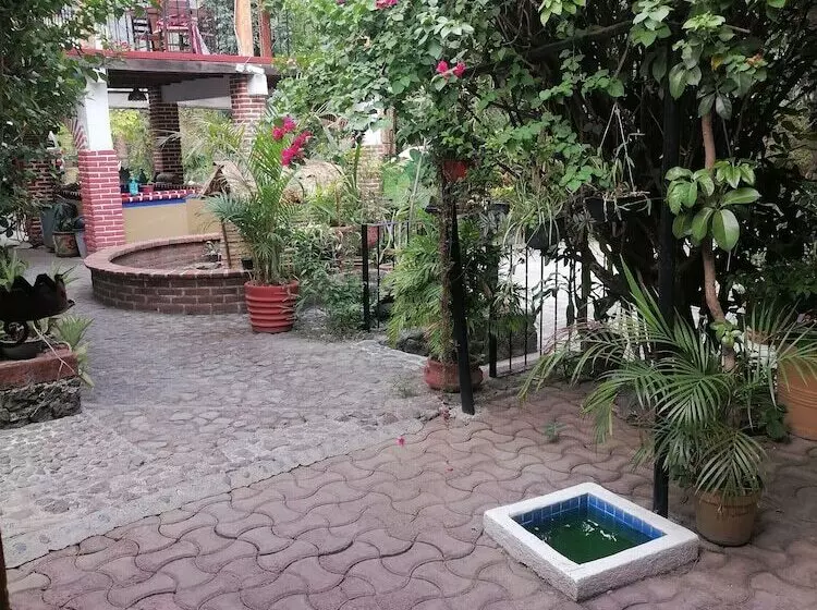 هتل Posada Bugambilias