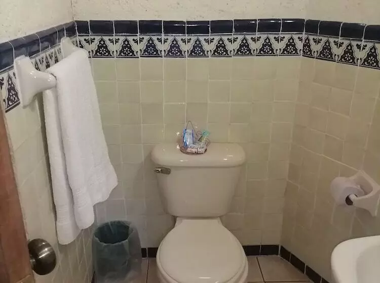 هتل Posada Bugambilias