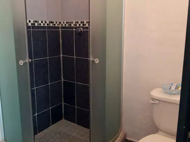 هتل Posada Bugambilias