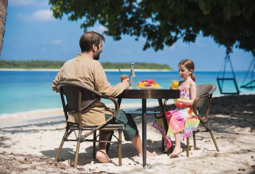 هتل Thundi Village And Spa