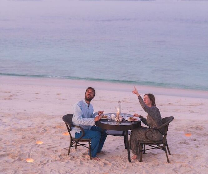 هتل Thundi Village And Spa