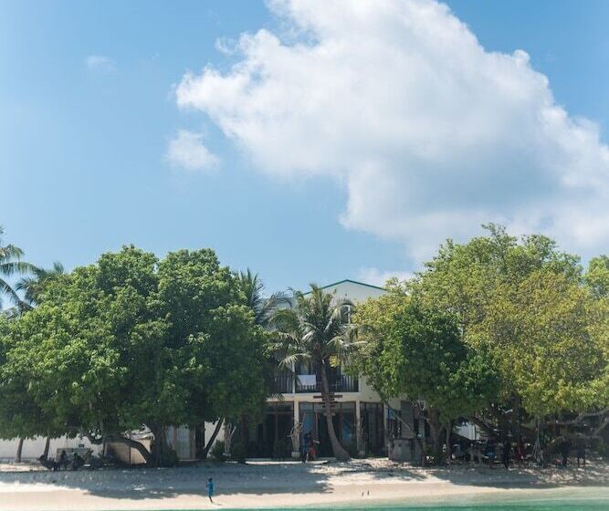 هتل Thundi Village And Spa