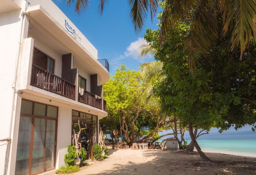 هتل Thundi Village And Spa