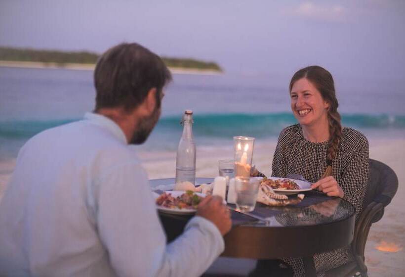 هتل Thundi Village And Spa