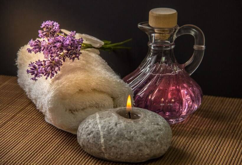 هتل Thundi Village And Spa