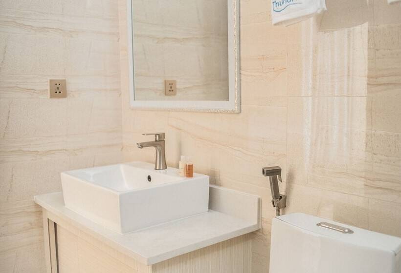 هتل Thundi Village And Spa