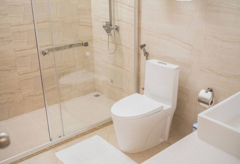 هتل Thundi Village And Spa