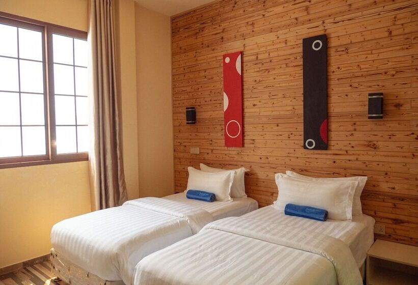 هتل Thundi Village And Spa