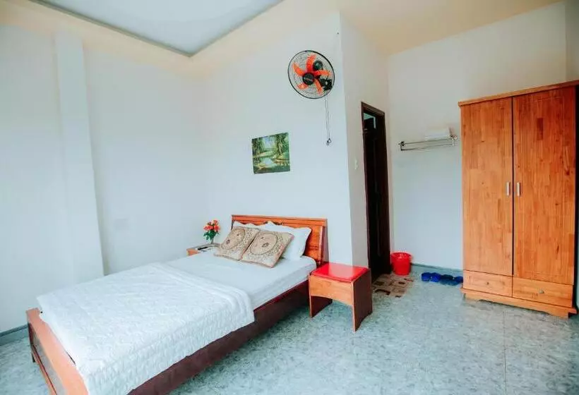 تختخواب و صبحانه Nhà Nghỉ Kim Lài   đối Diện Bệnh Viện Tỉnh Gia Lai  132 Tôn Thất Tùng