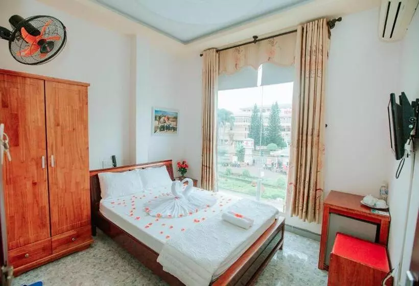 تختخواب و صبحانه Nhà Nghỉ Kim Lài   đối Diện Bệnh Viện Tỉnh Gia Lai  132 Tôn Thất Tùng