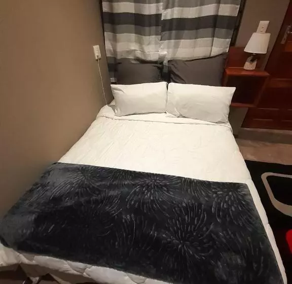ペンション Sasha Guest House
