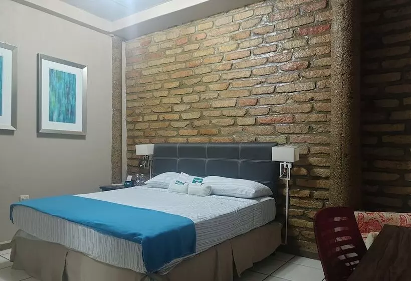 ホテル El Campanario