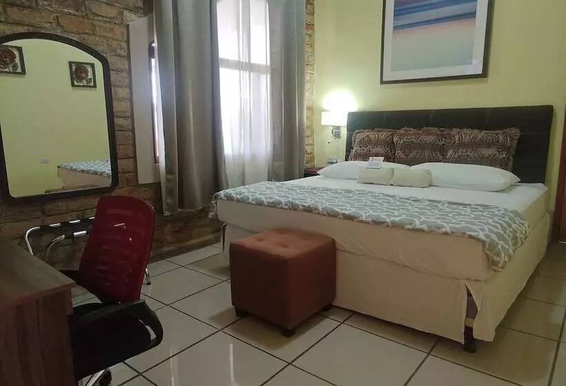 ホテル El Campanario