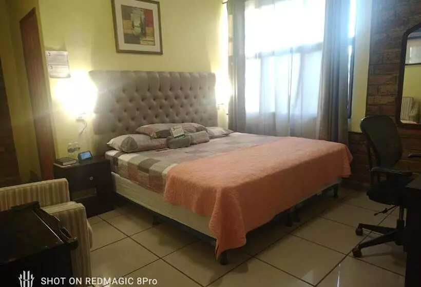 ホテル El Campanario