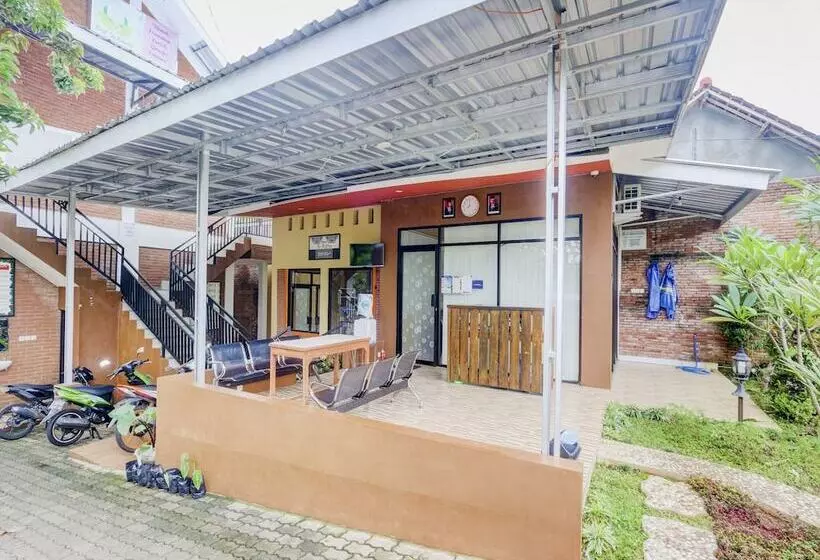Hotel D Kost In Kandri Semarang