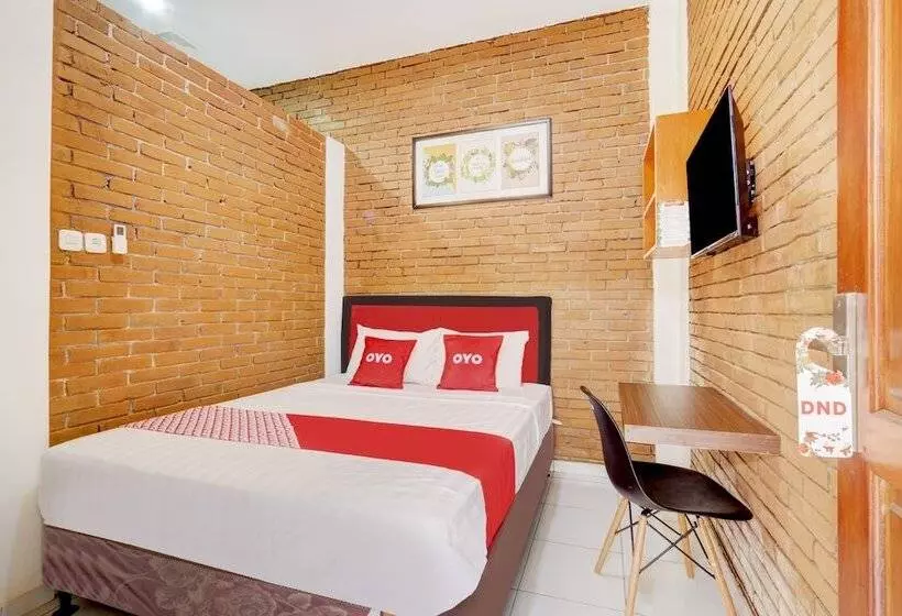 Hotel D Kost In Kandri Semarang