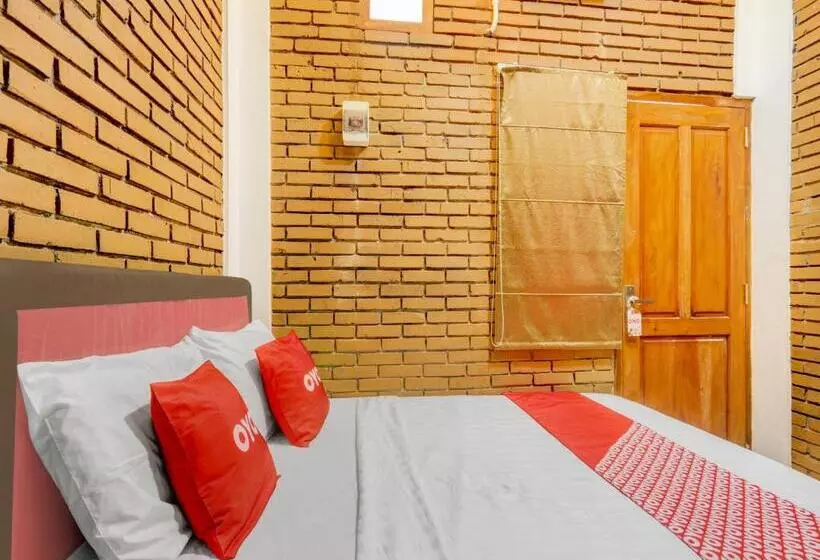 Hotel D Kost In Kandri Semarang