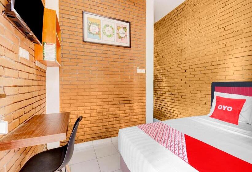 Otel D Kost In Kandri Semarang