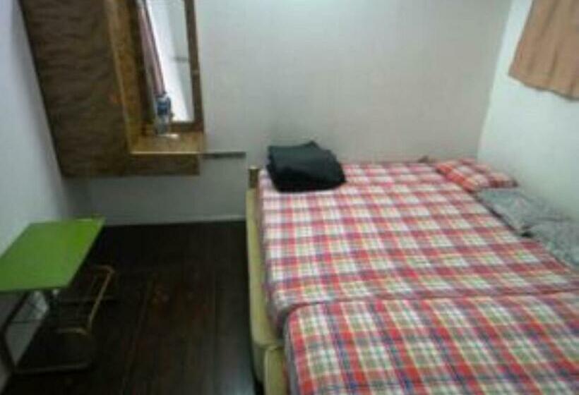 Hotelli Chuan Pangkor Island