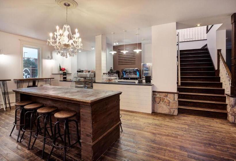 הוסטל Le 900 Tremblant Inn Cafe And Bistro