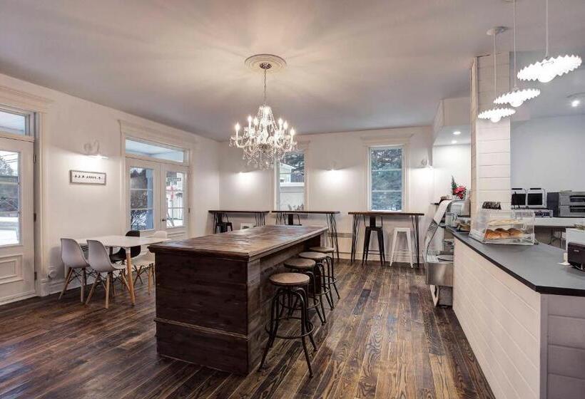 הוסטל Le 900 Tremblant Inn Cafe And Bistro