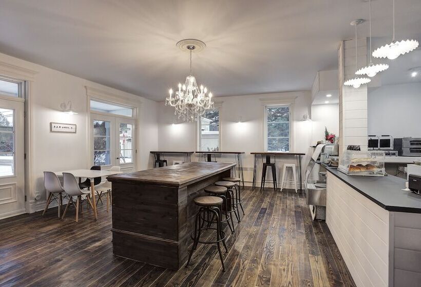 הוסטל Le 900 Tremblant Inn Cafe And Bistro