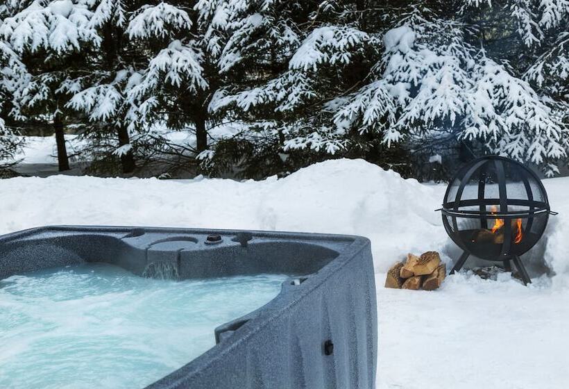 הוסטל Le 900 Tremblant Inn Cafe And Bistro