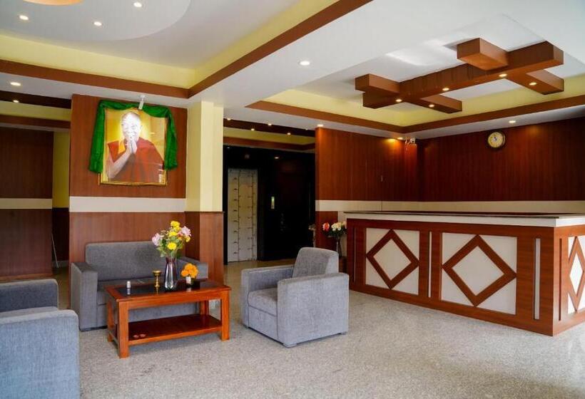 تختخواب و صبحانه Claire Inn