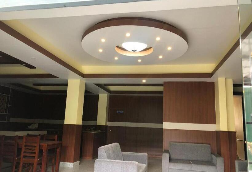 تختخواب و صبحانه Claire Inn