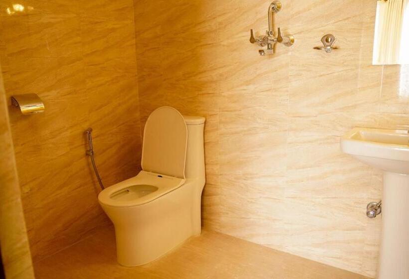 تختخواب و صبحانه Claire Inn