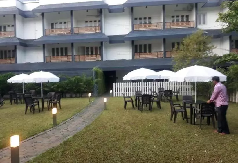 Emperor Hotel Rachana Continental Pvt Ltd