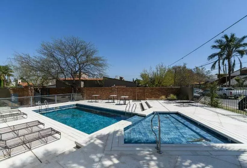 Hotelli Mae Singular